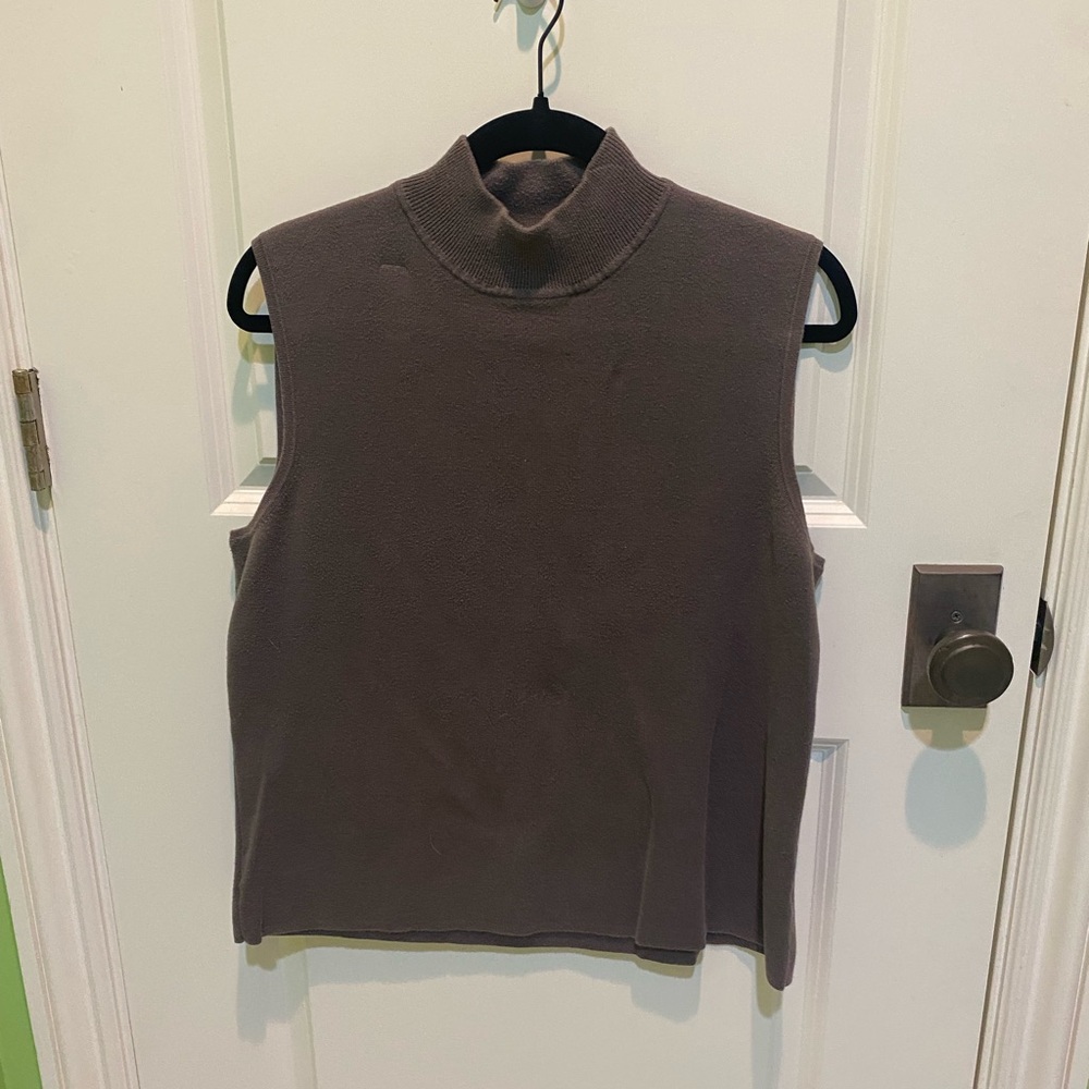 Mercer Street Studio Brown Sleeveless Turtleneck Sweater